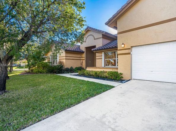 1200 NW 161st Ave, Pembroke Pines FL 33028