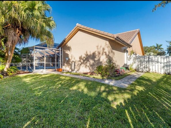 1200 NW 161st Ave, Pembroke Pines FL 33028