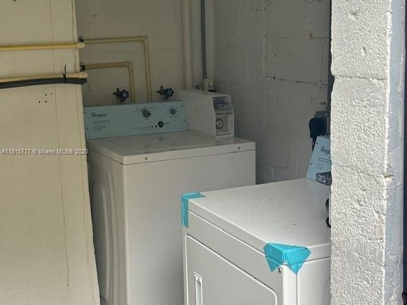 248 NW 69th St, Miami FL 33150