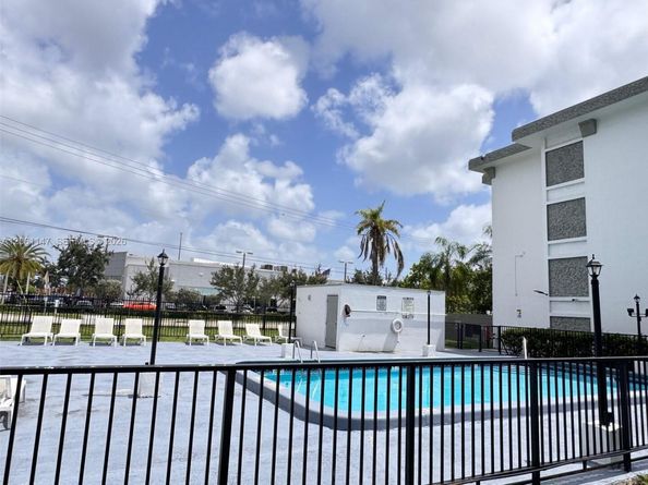 16450 NW 2nd Ave 207, Miami FL 33169