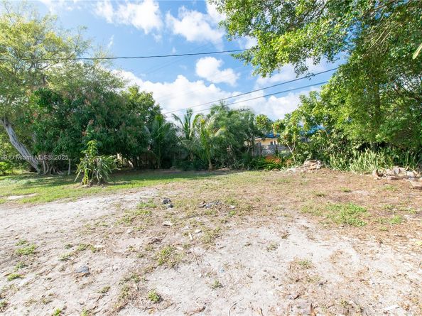 1167 NW 9th Ave, Fort Lauderdale FL 33311