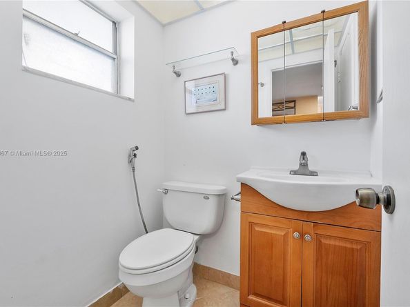 3199 S Ocean Dr 206, Hallandale Beach FL 33009