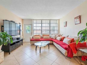 3199 S Ocean Dr 206, Hallandale Beach FL 33009