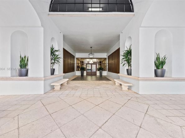 357 Almeria Ave 1106, Coral Gables FL 33134