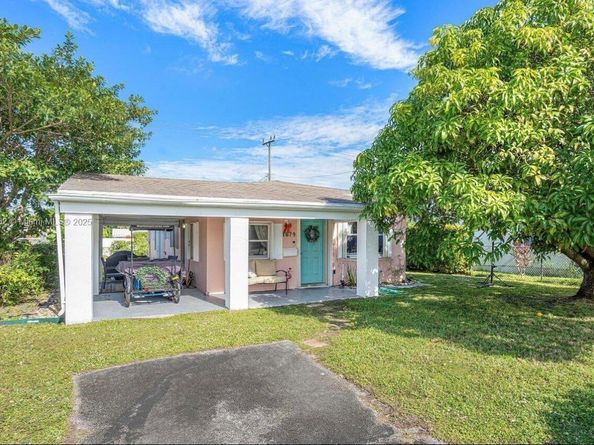 1679 NE 175th St, North Miami Beach FL 33162