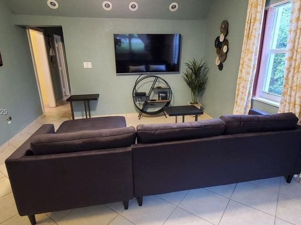 1679 NE 175th St, North Miami Beach FL 33162