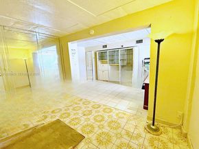 880 E 28th St, Hialeah FL 33013