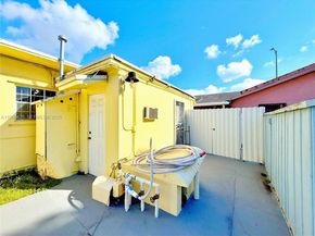 880 E 28th St, Hialeah FL 33013