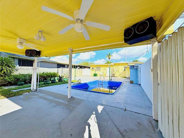 880 E 28th St, Hialeah FL 33013