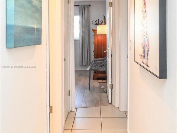 581 Blue Heron Dr 112B, Hallandale Beach FL 33009