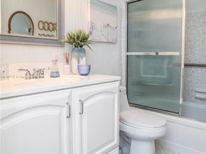 581 Blue Heron Dr 112B, Hallandale Beach FL 33009