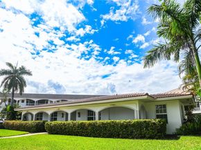 581 Blue Heron Dr 112B, Hallandale Beach FL 33009