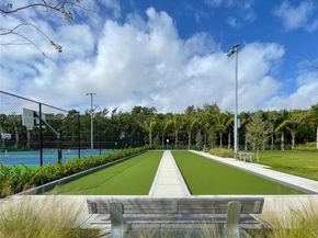 581 Blue Heron Dr 112B, Hallandale Beach FL 33009