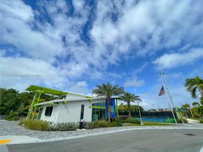 581 Blue Heron Dr 112B, Hallandale Beach FL 33009