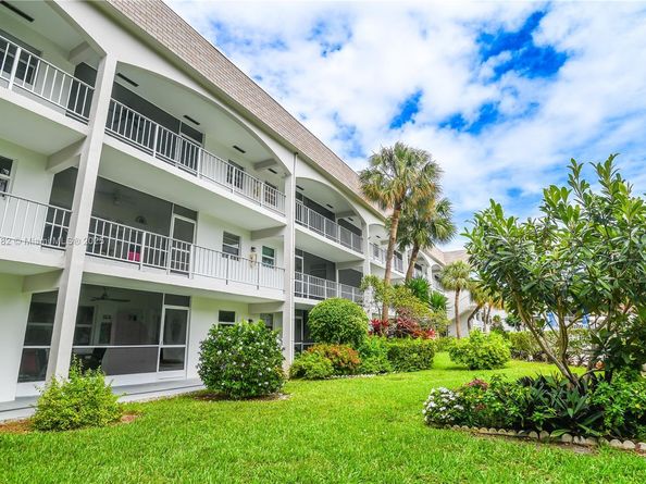 581 Blue Heron Dr 112B, Hallandale Beach FL 33009