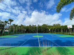 581 Blue Heron Dr 112B, Hallandale Beach FL 33009