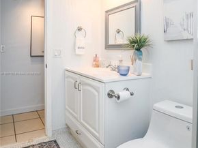 581 Blue Heron Dr 112B, Hallandale Beach FL 33009