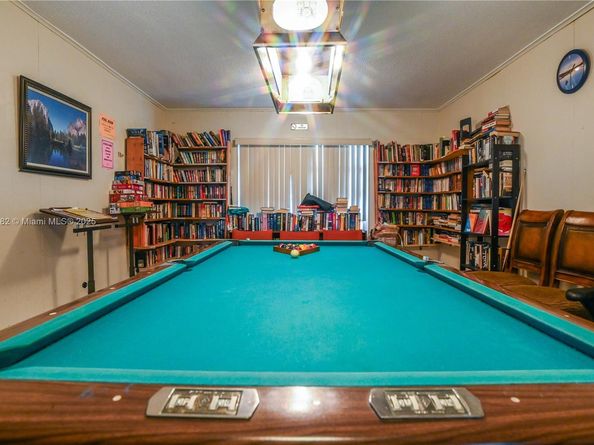 581 Blue Heron Dr 112B, Hallandale Beach FL 33009