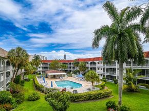 581 Blue Heron Dr 112B, Hallandale Beach FL 33009