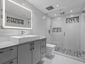 665 NE 195th St 326, Miami FL 33179