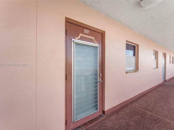 9401 Sunrise Lakes Blvd 307, Sunrise FL 33322