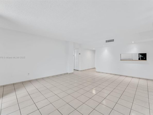 8420 SW 133rd Ave Rd 221, Miami FL 33183