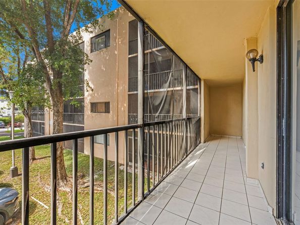 8420 SW 133rd Ave Rd 221, Miami FL 33183
