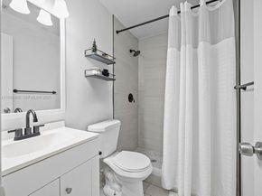 11065 NW 38th Pl, Sunrise FL 33351