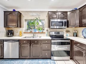 1780 SW 51st Ter, Plantation FL 33317