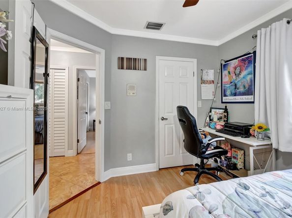 1780 SW 51st Ter, Plantation FL 33317