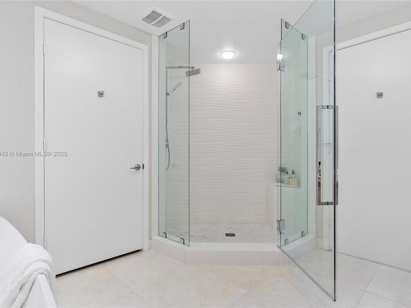 17301 Biscayne Blvd 2202, North Miami Beach FL 33160