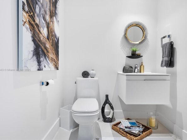 17301 Biscayne Blvd 2202, North Miami Beach FL 33160