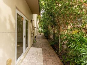 1310 Salzedo St 1310, Coral Gables FL 33134