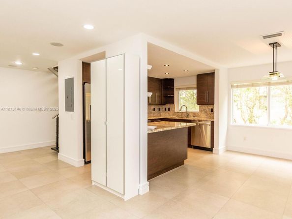 1310 Salzedo St 1310, Coral Gables FL 33134