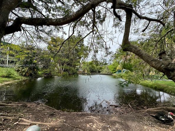 5500 SW 77th Ct 305, Miami FL 33155