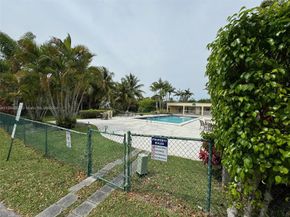 5500 SW 77th Ct 305, Miami FL 33155