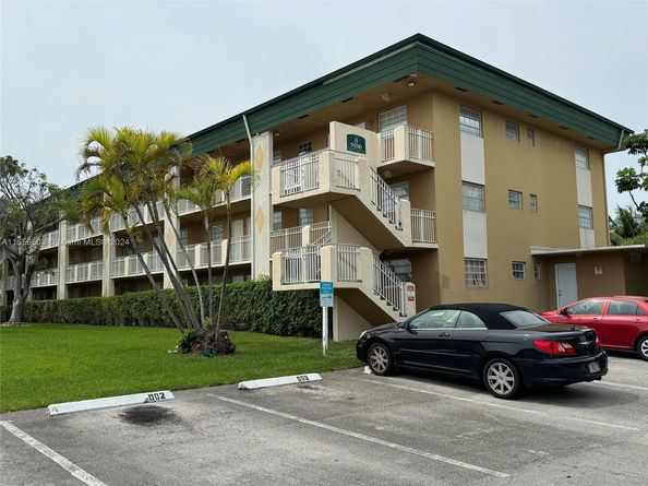 5500 SW 77th Ct 305, Miami FL 33155
