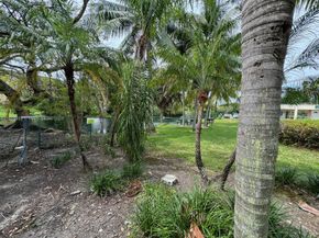 5500 SW 77th Ct 305, Miami FL 33155