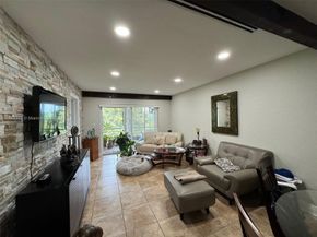 5500 SW 77th Ct 305, Miami FL 33155
