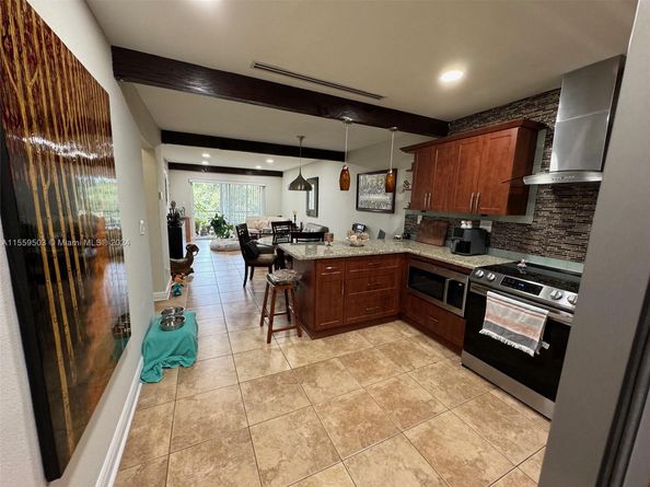 5500 SW 77th Ct 305, Miami FL 33155