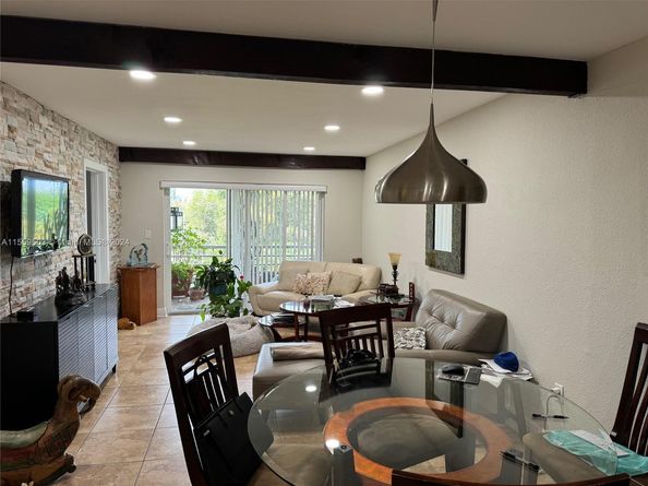 5500 SW 77th Ct 305, Miami FL 33155