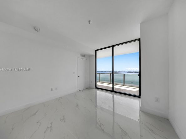 700 NE 24th street 3204, Miami FL 33137