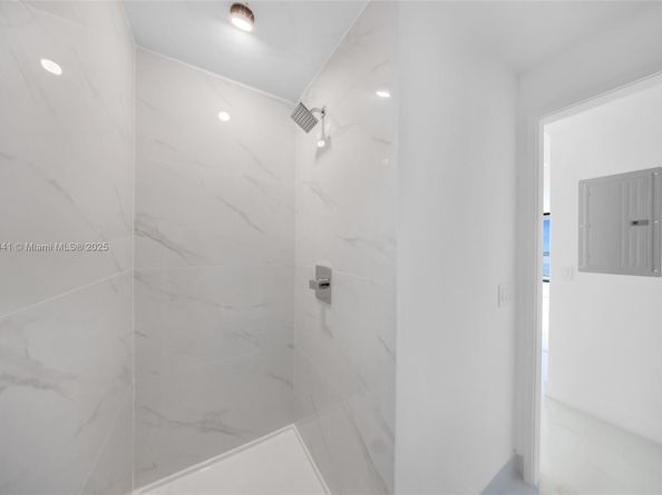 700 NE 24th street 3204, Miami FL 33137
