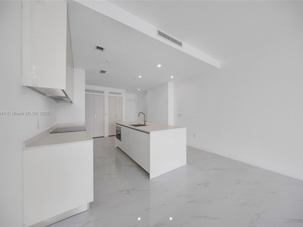 700 NE 24th street 3204, Miami FL 33137