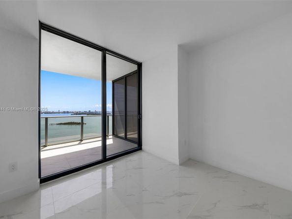 700 NE 24th street 3204, Miami FL 33137