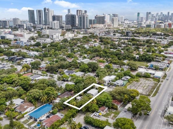 175 NW 44th St, Miami FL 33127