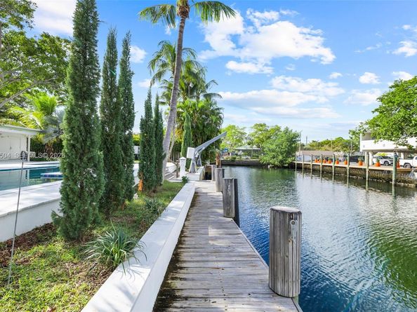 1895 Ixora Rd, North Miami FL 33181