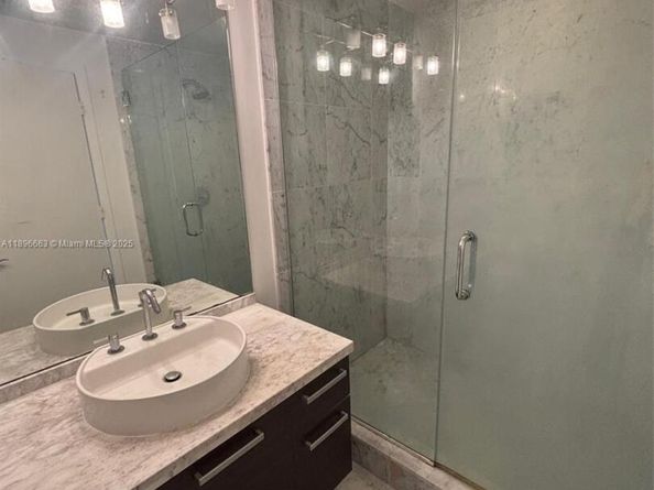 244 Biscayne Blvd 1606, Miami FL 33132