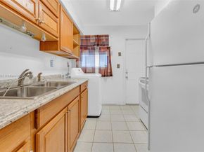 2238 NW 58th St, Miami FL 33142