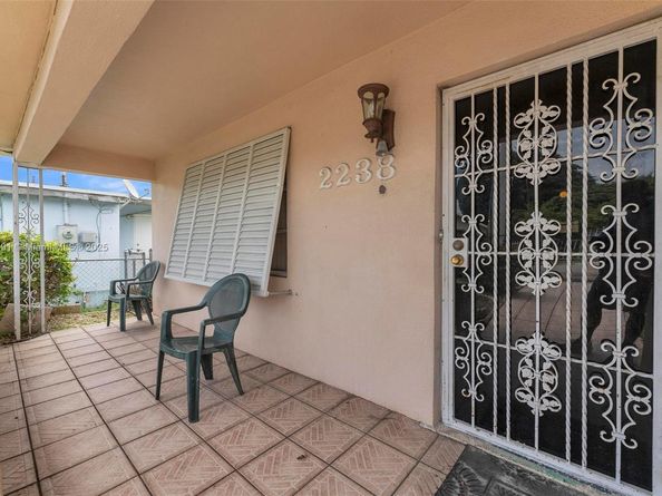 2238 NW 58th St, Miami FL 33142